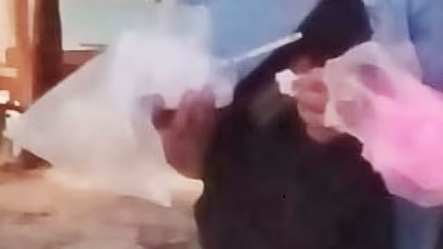 El joven presenta traumatismo craneoencefálico y múltiples fracturas