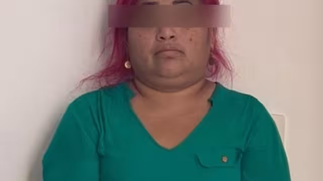 Nancy "N" comenzó una discusión con la policía a quien agredió en la cara