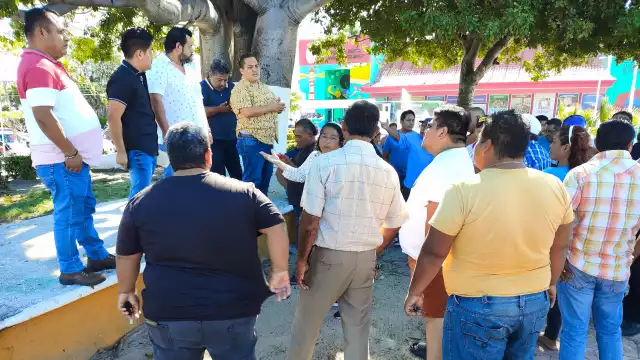 Taxistas de Carmen exigen que el Ayuntamiento y ARTEC actúen contra los "pochimóviles" ilegales