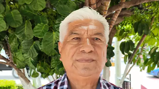 El activista social indicó que muchos de los que llegan a ocupar una curul no trabajan ya que son colocados solo por amistad