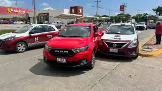 Mujer intenta cambiar de carril y provoca choque en Ciudad del Carmen