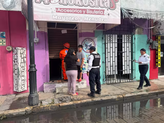 La policía acudió a la Colonia Centro tras la denuncia de un ciudadano sobre una mujer y su hijo retenidos en una vivienda