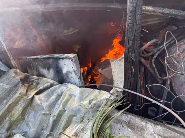 Se queman tres cuartos en la Manigua.