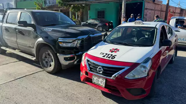 Un taxista resultó herido en el brazo derecho tras confrontarse con el conductor de una camioneta en la colonia San Nicolás