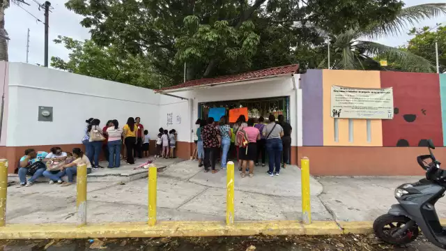 Amparo a docentes no resuelve crisis escolar: sigue vacío el jardín de niños en Campeche