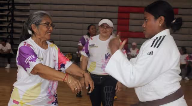 Se realizó en el Multigimnasio “Socorro Cerón Herrera” la Clase Nacional de Defensa Personal “Mujeres Imparables”