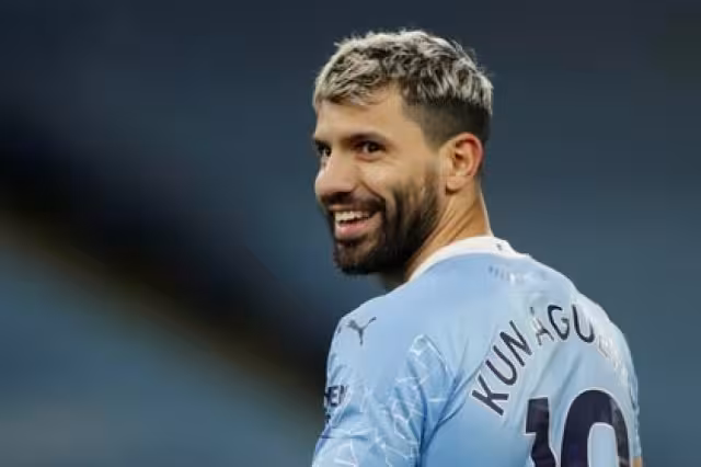 El Kun deja el Manchester City tras 10 temporadas