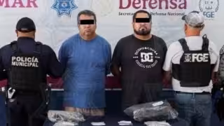 Detienen a dos presuntos defraudadores que engañaban a abuelitos en cajeros de Cancún