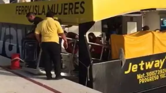 Una pasajera destacó que es bueno que haya más empresas para el cruce marítimo entre Cancún e Isla Mujeres Una pasajera destacó que es bueno que haya más empresas para el cruce marítimo entre Cancún e Isla Mujeres