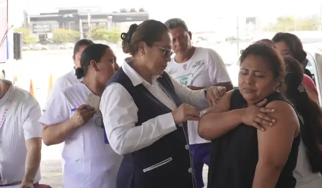 Llegan 30 mil dosis más del fármaco para proteger a la población