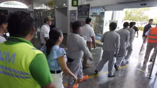 Más de 40 adolescentes repatriados de Estados Unidos llegan a Campeche y quedan bajo resguardo del DIF