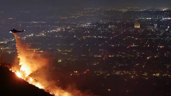 La ciudad de Los Ángeles desde las alturas La ciudad de Los Ángeles desde las alturas