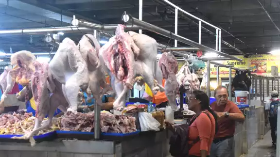 Pibes impulsan la venta  de carne de cerdo y pollo
