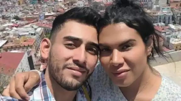 Hasta el momento, Kimberly no se ha pronunciado al respecto, sin embargo, los fans están a la expectativa.
Hasta el momento, Kimberly no se ha pronunciado al respecto, sin embargo, los fans están a la expectativa.