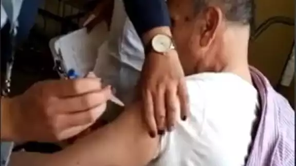 El abuelito responde al nombre de "Manuel" El abuelito responde al nombre de "Manuel"