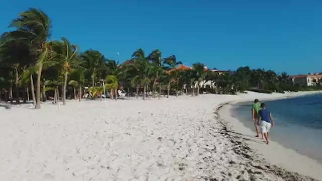Hace unos días la Semarnat entregó un destino de playa en Akumal, Tulum