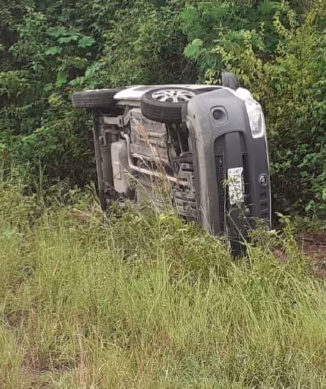 La unidad era una camioneta blanca con placas de circulación YT-97-67-C