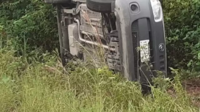 La unidad era una camioneta blanca con placas de circulación YT-97-67-C