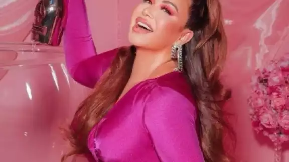 Chiquis Rivera presume su cuerpo desnudo y ya la ven en una página cobrando por sus fotos