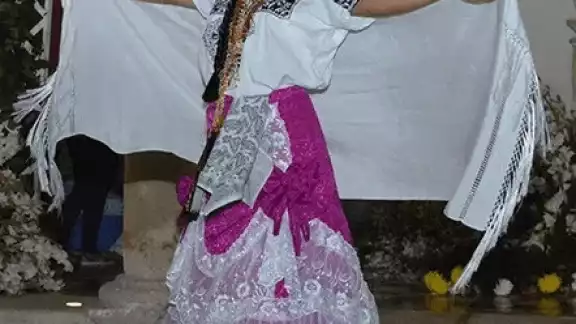 Uno de los detalles que llama más la atención es el sobresaliente grabado Maya Uno de los detalles que llama más la atención es el sobresaliente grabado Maya