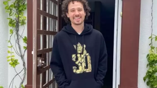 El youtuber viajó con la aerolínea American Airlines