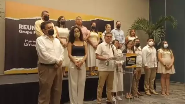 Espinoza Cházaro expuso que el proceso electoral de Quintana Roo tiene tres candidatos