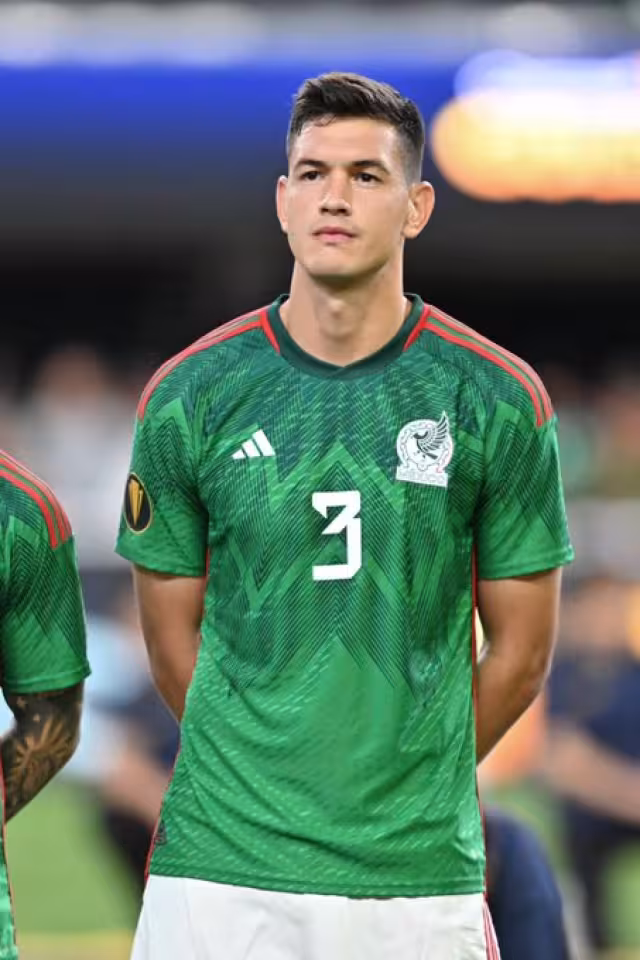 César Montes podría perderse la Copa del Mundo 2026.