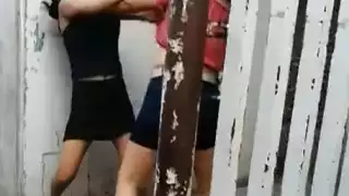 Aunque se desconoce el motivo de la pelea, las jóvenes se detuvieron sin intervención policial