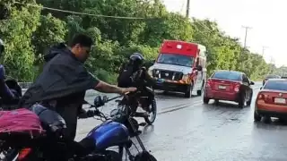 Choca y pierde un dedo: Motociclista sufre fuerte accidente en el Periférico de Cancún
