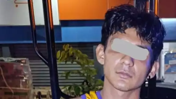Kevin A.S.R. intentó asaltar tienda en Villas de Santa Ana, pero fue detenido por la Policía Estatal. Kevin A.S.R. intentó asaltar tienda en Villas de Santa Ana, pero fue detenido por la Policía Estatal.