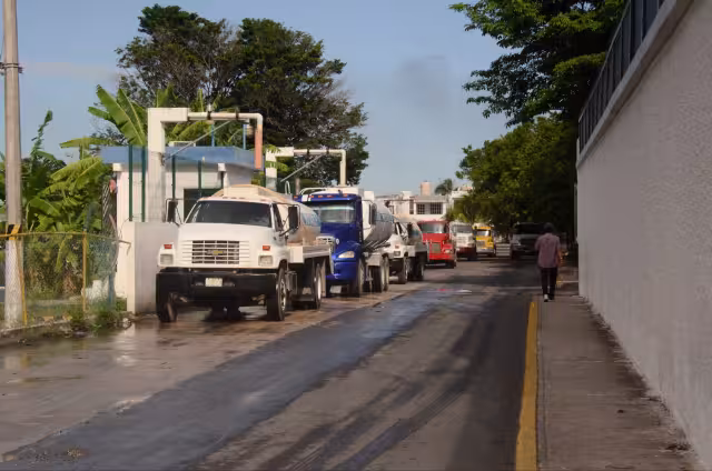 Denuncian nueva modalidad de extorsión a trabajadores de pipas y mudanzas en Cancún