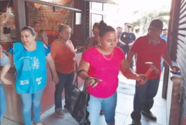 Ayuntamiento de Palizada amenaza a comerciante, denuncia