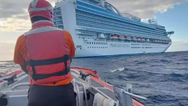 Fue llevada en un bote de la Marina a Puerto Juárez para recibir atención especializada en Cancún