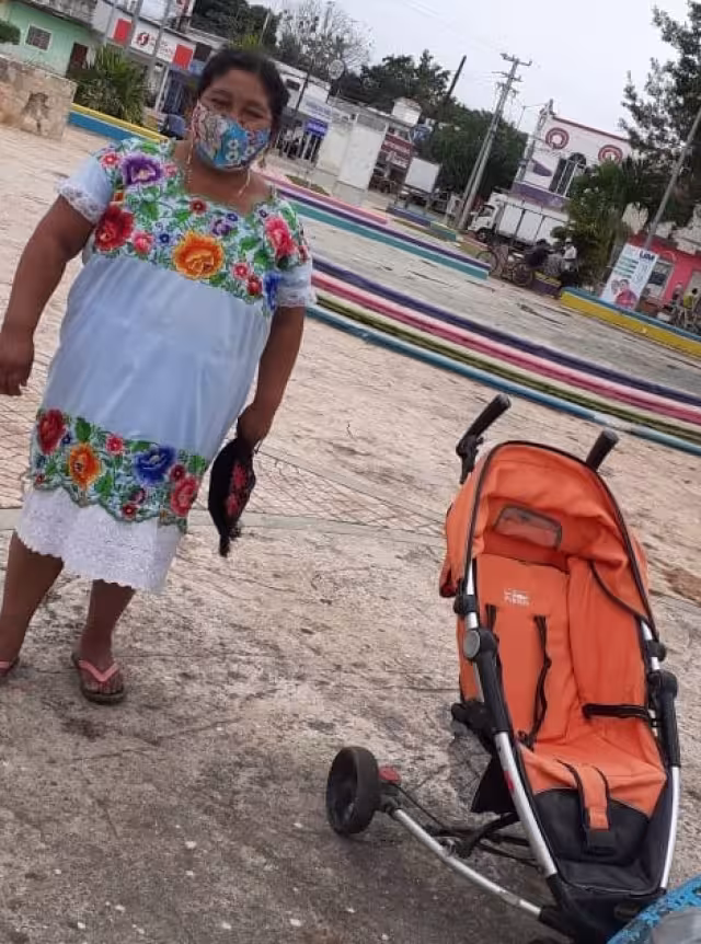 Los dos chicos dependen absolutamente de su madre