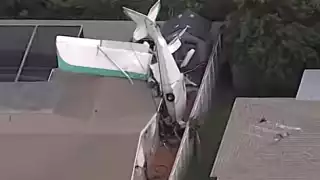 Mueren dos personas al estrellarse una avioneta contra una casa en Florida