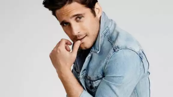 Netflix reveló la lista de los próximos actores de Luis Miguel: La Serie Netflix reveló la lista de los próximos actores de Luis Miguel: La Serie