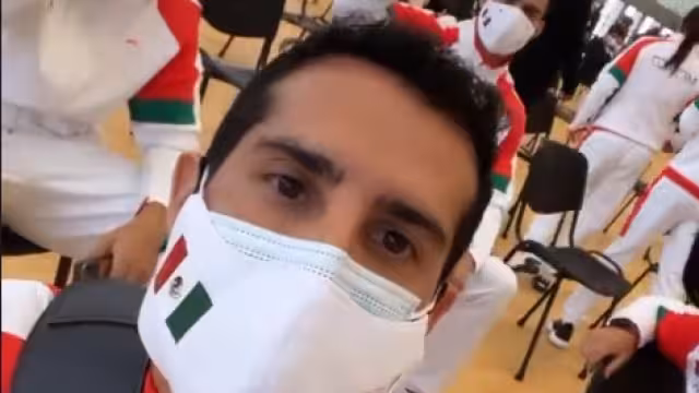 El medallista Rommel Pacheco continúa dando un tour por las instalaciones  de la Villa Olímpica en los Juegos de Tokio 2020