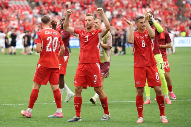 La selección de Suiza clasificó como primer lugar de grupo y espera rival.
