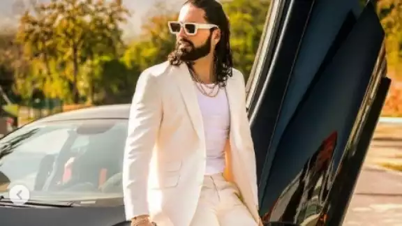 Poncho de Nigris incluirá en su próxima canción a la cubana Niurka Marcos Poncho de Nigris incluirá en su próxima canción a la cubana Niurka Marcos
