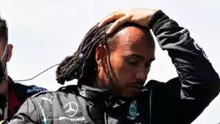 Además de salir de último, el siete veces campeón mundial deberá sobreponerse a la pena de cinco plazas para la largada del Gran Premio del domingo