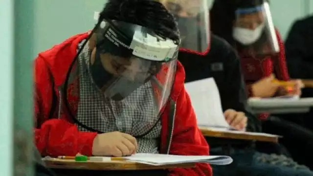 Los resultados del COMIPEMS 2022 los arroja la UNAM y el Ceneval, que son los encargados de calificar los exámenes