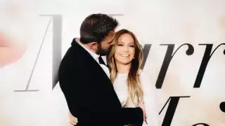 JLo y Ben Affleck buscan fortalecer su amor a la distancia. Foto: Especial