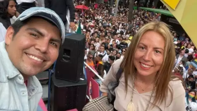Mafe se unió a la marcha de orgullo gay ayer sábado en la Ciudad de México