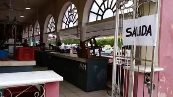 El cierre parcial del mercado se suman a la suspensión de actividades deportivas y festejos patronales El cierre parcial del mercado se suman a la suspensión de actividades deportivas y festejos patronales