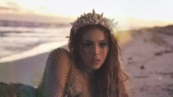 Danna Paola grabó el video "Sodio" en Yucatán el cual habla sobre la homosexualidad contraída de su pareja Danna Paola grabó el video "Sodio" en Yucatán el cual habla sobre la homosexualidad contraída de su pareja