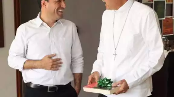 Mauricio Vila envió una felicitación a monseñor y compartió una foto en sus redes sociales