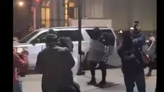 Los policías arribaron la noche de este viernes al recinto