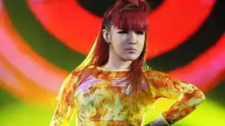 Rosalía genera ola de memes por su guiño en "Bizcochito"