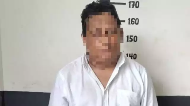 Entre sus pertenencias les fueron encontrados varias tarjetas y cobro y anuncios de préstamos