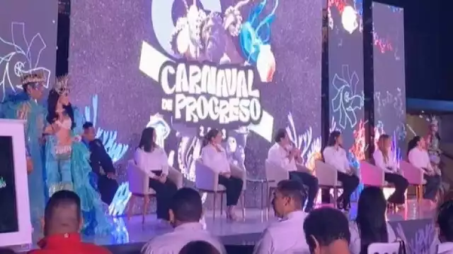 La cita es en punto de las 7:00 pm en el malecón tradicional